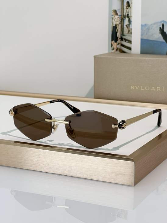 Picture of Bvlgari Sunglasses _SKUfw77796176fw